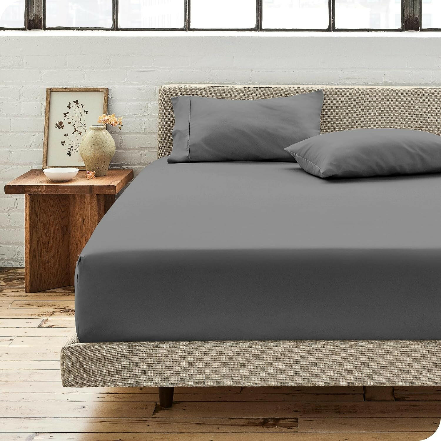 100% Organic Cotton Queen Fitted Sheet - Crisp Percale Weave - 300 Thread Count - Lightweight & Breathable - Deep Pocket Fitted Sheet (Queen, Grey)